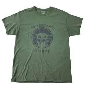 Gildan Star Wars Grogu Baby Yoda Keep Distance We Must Green Graphic T-Shirt L